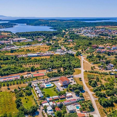 Apartment Rok 4 By Interhome Пула Экстерьер фото
